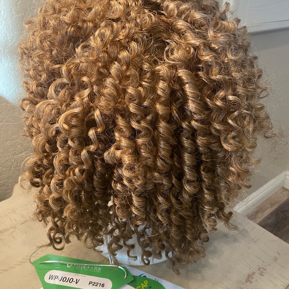 Weave Cap Collection Unit By Vivica Fox w/Spiral Curl and Shoulder Length Style - Picture 12 of 16